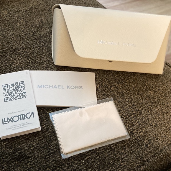 NWT Michael Kors ladies sunglasses - Picture 4 of 5